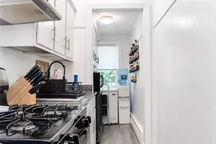 31 Yeoman Ave, Cranston, RI 02920 - Photo 17