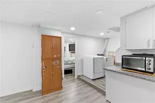 31 Yeoman Ave, Cranston, RI 02920 - Photo 23