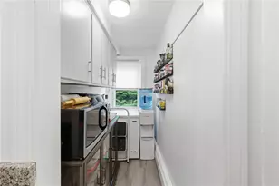31 Yeoman Ave, Cranston, RI 02920 - Photo 11