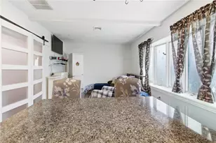 31 Yeoman Ave, Cranston, RI 02920 - Photo 7