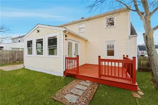 228 London Ave, Pawtucket, RI 02861 - Photo 3