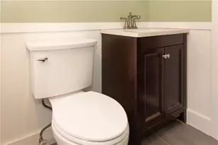 10 Island Ave, East Providence, RI 02916 - Photo 15