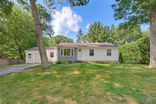 15 Austin Dr, Cumberland, RI 02864 - Photo 1