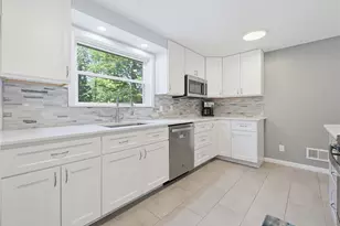 15 Austin Dr, Cumberland, RI 02864 - Photo 5