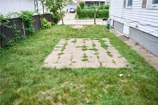 146 Pond St, Pawtucket, RI 02860 - Photo 7