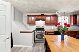 98 Oakland Ave, Providence, RI 02908 - Photo 21