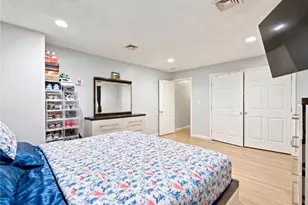 98 Oakland Ave, Providence, RI 02908 - Photo 11