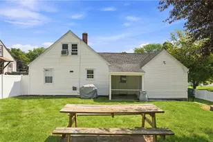 74 Macarthur Rd, Woonsocket, RI 02895 - Photo 33