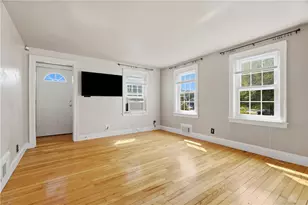 74 Macarthur Rd, Woonsocket, RI 02895 - Photo 11