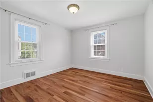 74 Macarthur Rd, Woonsocket, RI 02895 - Photo 5