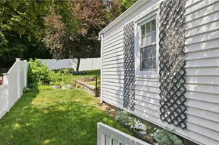 74 Macarthur Rd, Woonsocket, RI 02895 - Photo 29