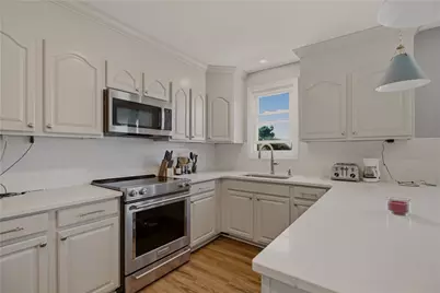 223 Oliphant Lane #B, Middletown, RI 02842 - Photo 5