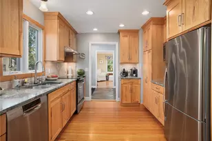 3 Harold St, Newport, RI 02840 - Photo 5