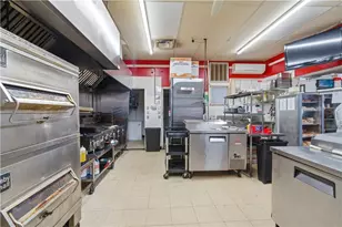 620 Killingly St, Johnston, RI 02919 - Photo 11