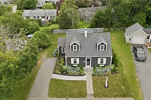 33 Nicholson Crescent, Middletown, RI 02842 - Photo 5