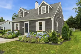 33 Nicholson Crescent, Middletown, RI 02842 - Photo 3