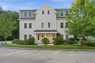 12 Park Ave, Narragansett, RI 02882 - Photo 1