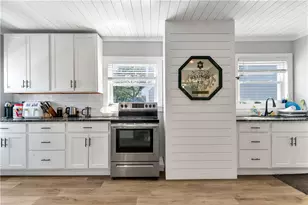 24 Pond Ave, Newport, RI 02840 - Photo 27