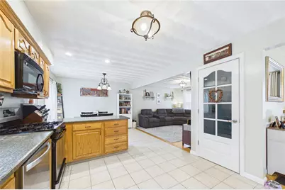 152 Concord Avenue, Cranston, RI 02910 - Photo 13