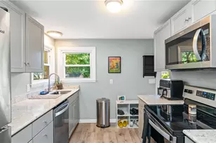 52 Brentwood Ave, Warwick, RI 02886 - Photo 7