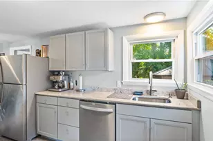 52 Brentwood Ave, Warwick, RI 02886 - Photo 5