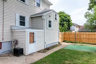 16 Sherwood St, Cranston, RI 02920 - Photo 21