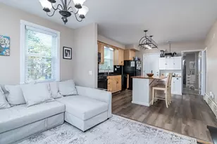 16 Sherwood St, Cranston, RI 02920 - Photo 3