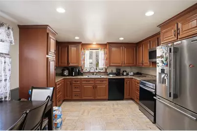 62 Hillcrest Avenue, Pawtucket, RI 02860 - Photo 5