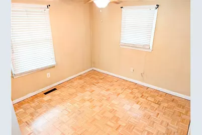 46 W Carpenter Street, Pawtucket, RI 02860 - Photo 5
