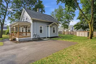 16 Bucklin Ave, Warwick, RI 02888 - Photo 3