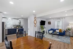 16 Bucklin Ave, Warwick, RI 02888 - Photo 17
