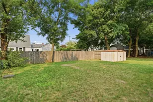 16 Bucklin Ave, Warwick, RI 02888 - Photo 7