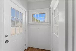 113 Warwick Rd, Pawtucket, RI 02861 - Photo 19