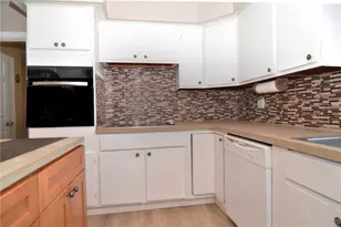 37 King St, Johnston, RI 02917 - Photo 5