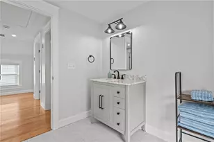 484 Thames St, Bristol, RI 02809 - Photo 17