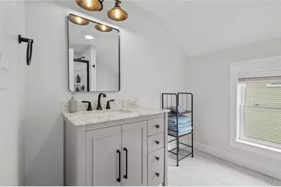 484 Thames Street, Bristol, RI 02809 - Photo 15
