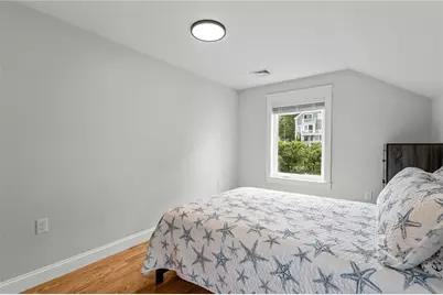 484 Thames Street, Bristol, RI 02809 - Photo 19