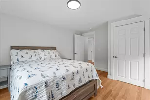 484 Thames St, Bristol, RI 02809 - Photo 17