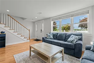 484 Thames St, Bristol, RI 02809 - Photo 3
