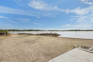 484 Thames St, Bristol, RI 02809 - Photo 25
