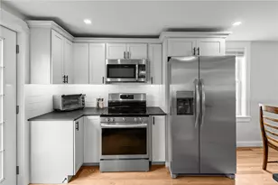 484 Thames St, Bristol, RI 02809 - Photo 11