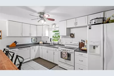 5 Flynn Terrace, West Warwick, RI 02893 - Photo 21