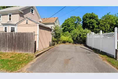 814 W Shore Road, Warwick, RI 02889 - Photo 5