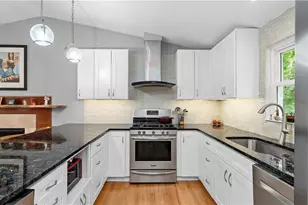 40 Sachem Rd, North Kingstown, RI 02852 - Photo 9