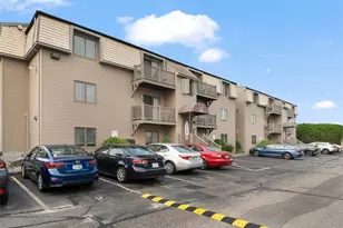 13 Village Ct, West Warwick, RI 02893 - Photo 3