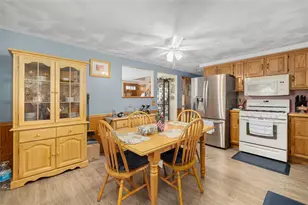 28 Lincoln Ave, Cranston, RI 02920 - Photo 15