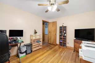 28 Lincoln Ave, Cranston, RI 02920 - Photo 23