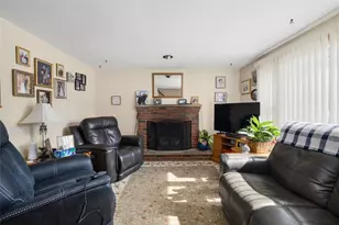 28 Lincoln Ave, Cranston, RI 02920 - Photo 11