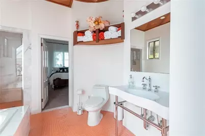 4 Red Cross Avenue #1A, Newport, RI 02840 - Photo 13