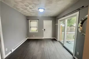 42 Locust Glen Dr, Cranston, RI 02921 - Photo 5